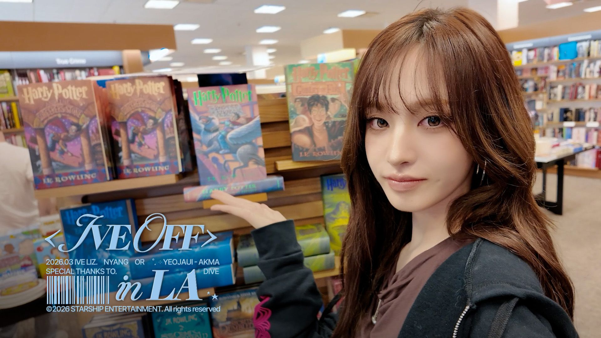 [IVE OFF] 小猫咪上书店来了 ?? in LA