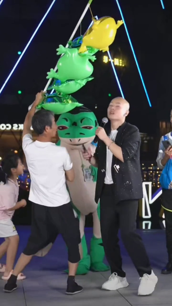 户外直播现场四川雨泽