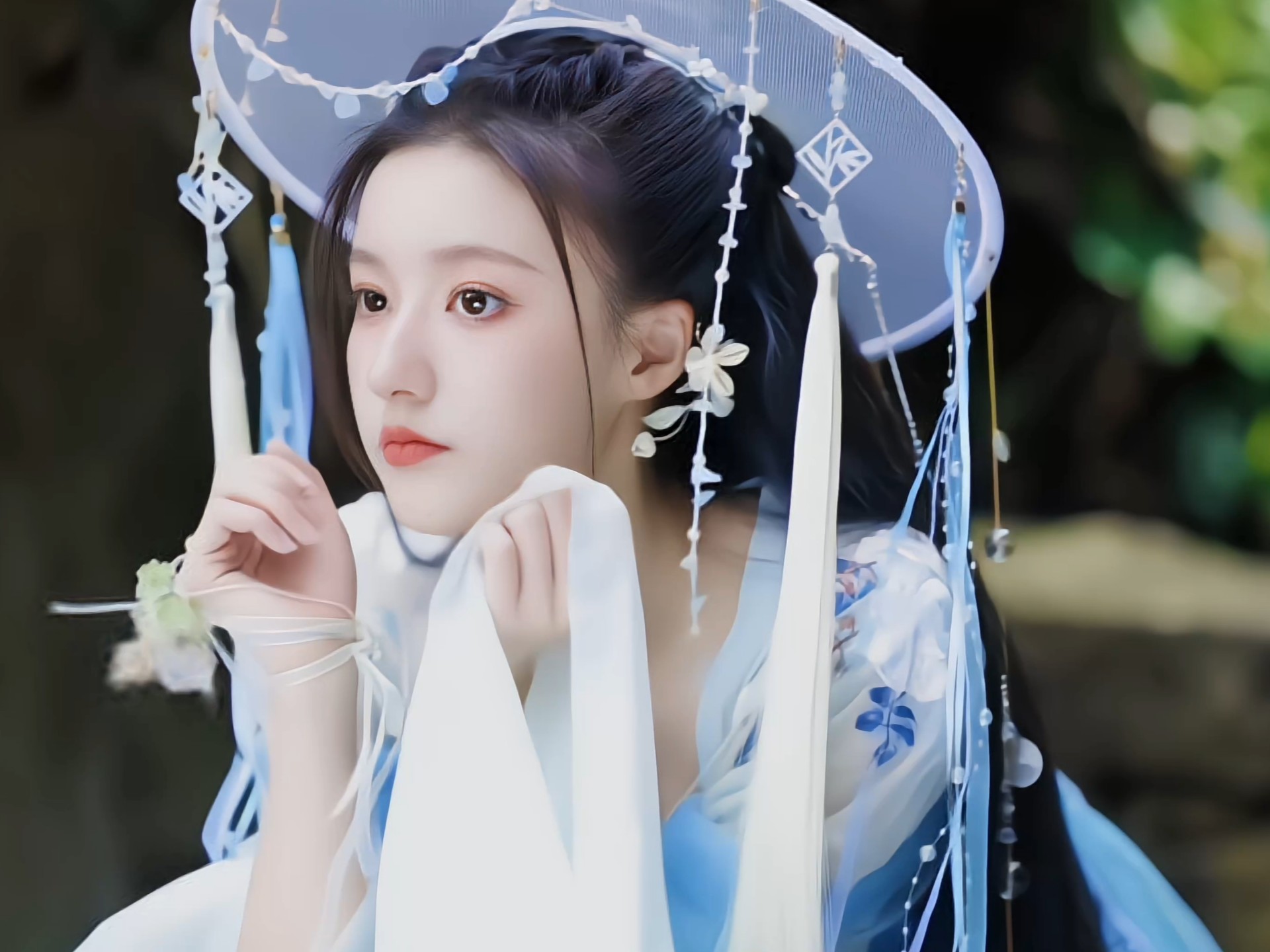 《青衿流韵·翠幕芳华——古风雅韵中的静谧诗画》