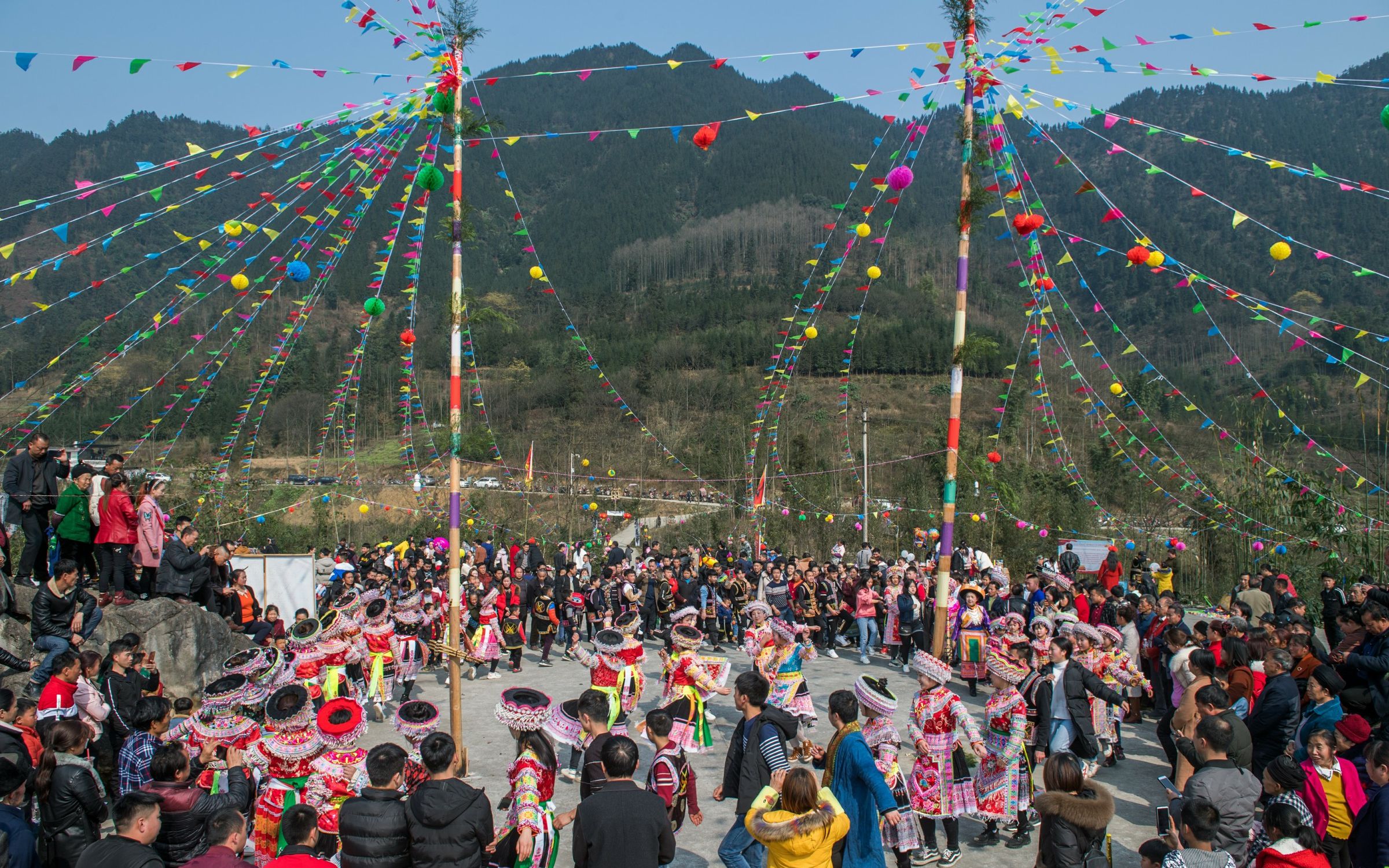 2019年初三叙永县两河镇盖首山踩山节 花山节_哔哩哔哩 (゜-゜)つロ