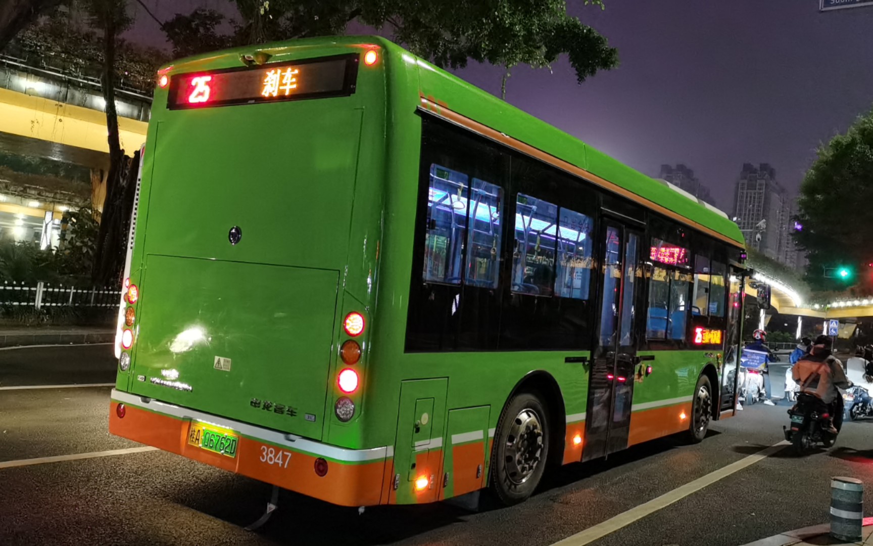 (南宁公交目前唯一的轮边驱动车;新车上线)南宁市 南宁公交集团邕城