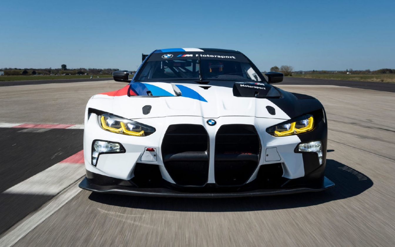 全新宝马m4 gt3赛车官吹