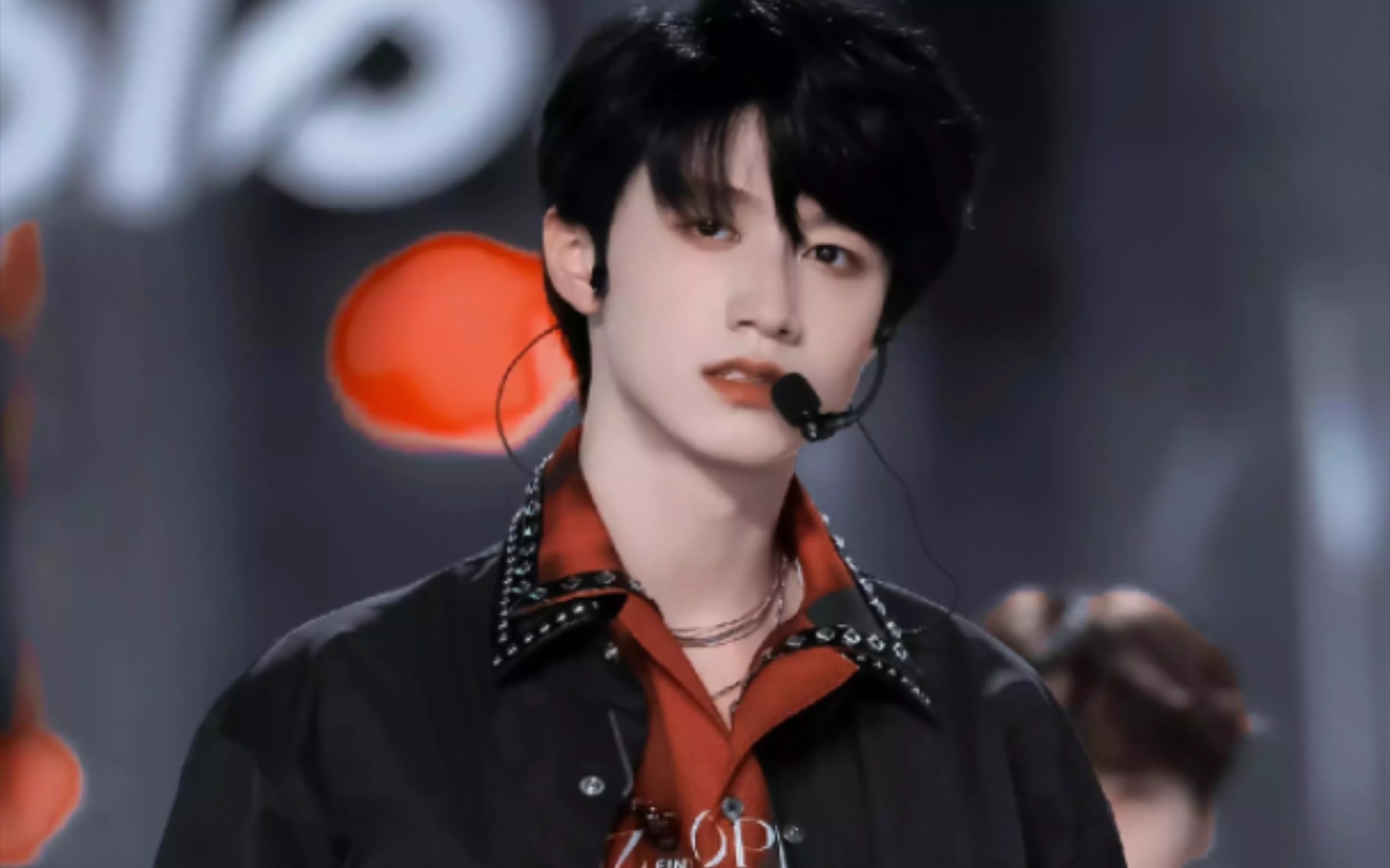 [朱志鑫]姐姐,你觉得,是舞帅还是我帅?_哔哩哔哩_bilibili