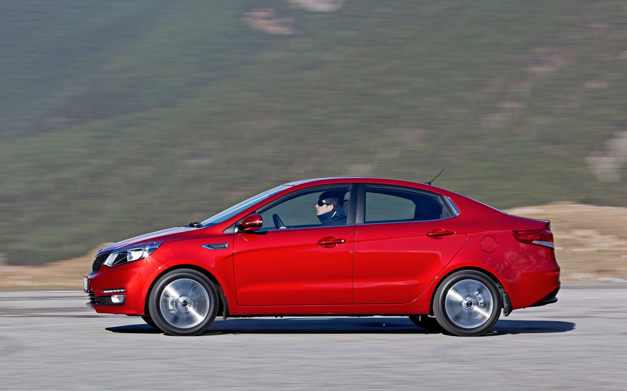 【俄罗斯广告】2015年俄罗斯起亚rio(qb后期型,国内初