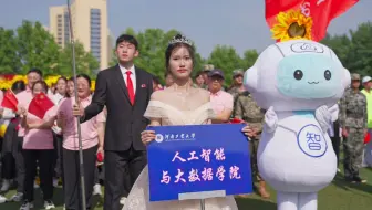 自信美丽又大方,来看看高颜值院花级举牌女孩！