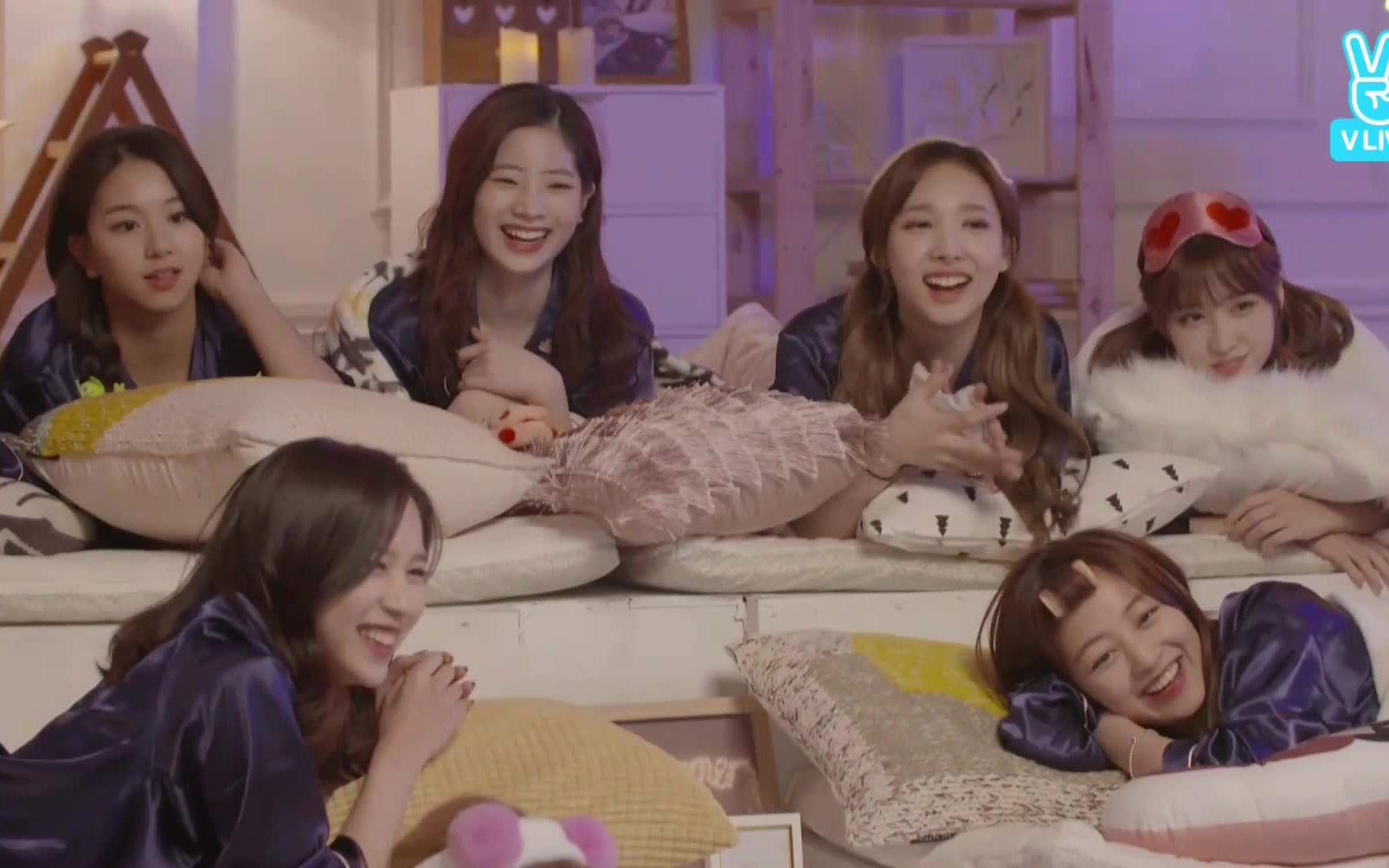 twice 躺播综艺 米彩 纱瑜