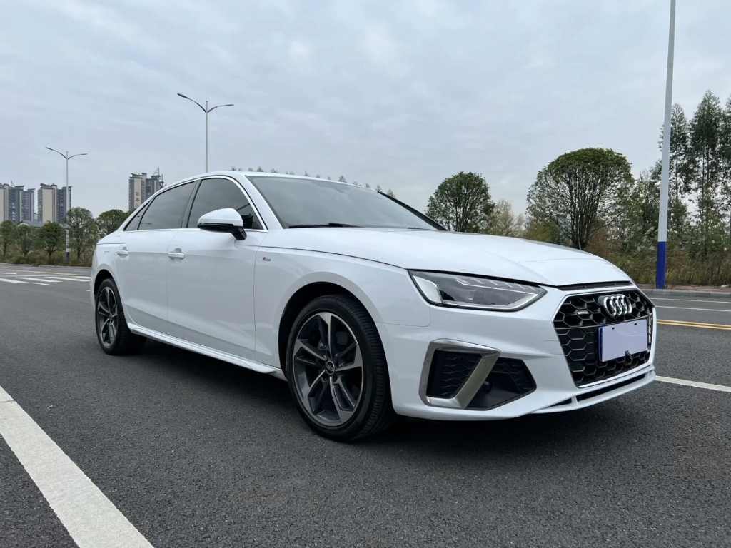 【品牌车型】奥迪 a4l 2022款 40 tfsi 时尚动感型 【上牌日期】2022