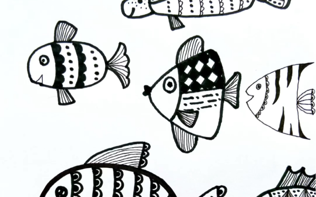 黑白线描画:鱼