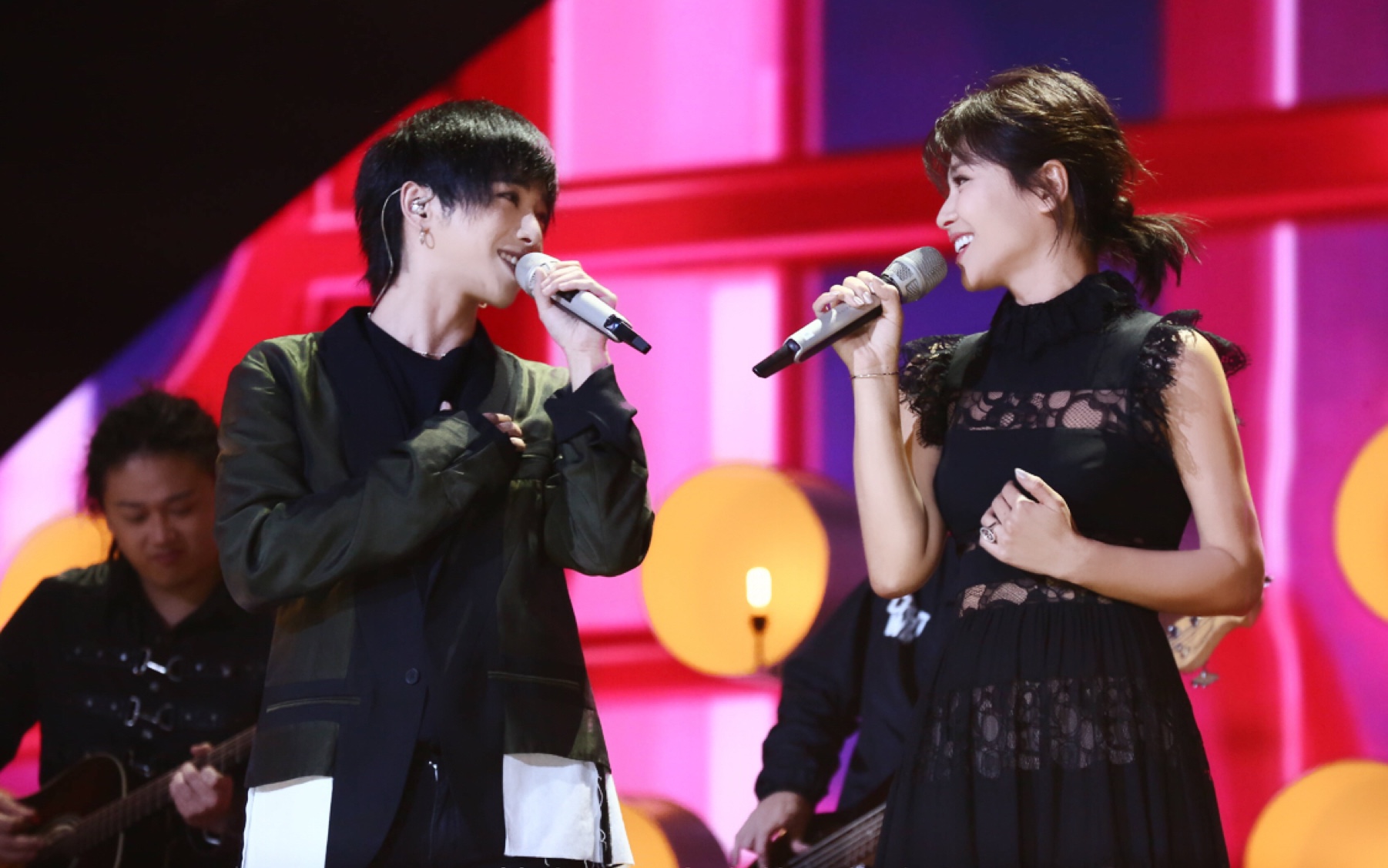 【华晨宇刘涛】携手演绎经典歌曲串烧1080p 饭拍合集_哔哩哔哩 (゜-゜