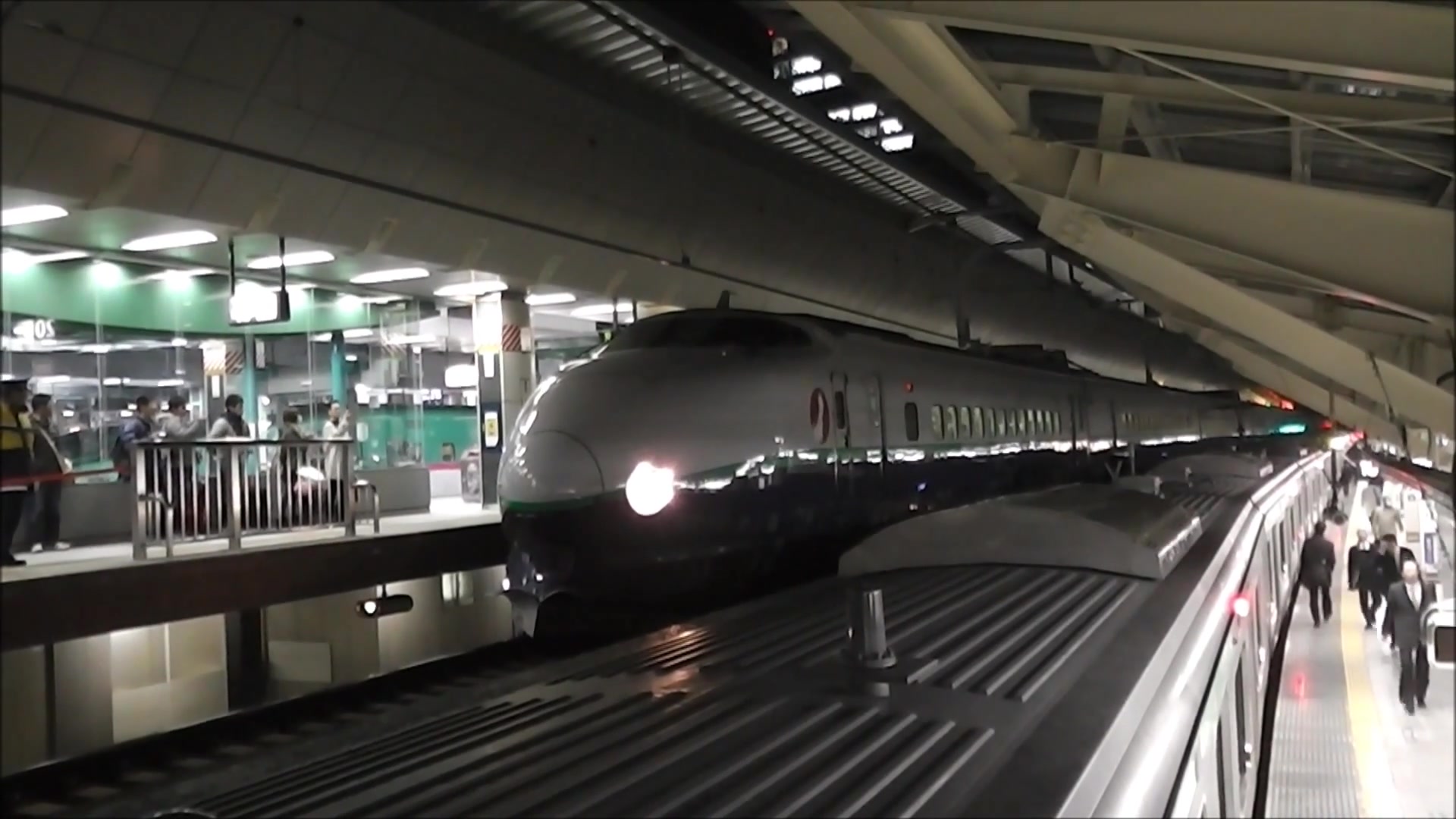 200系新干线最后一次定期运行 东京站发车鸣笛 谷川473号