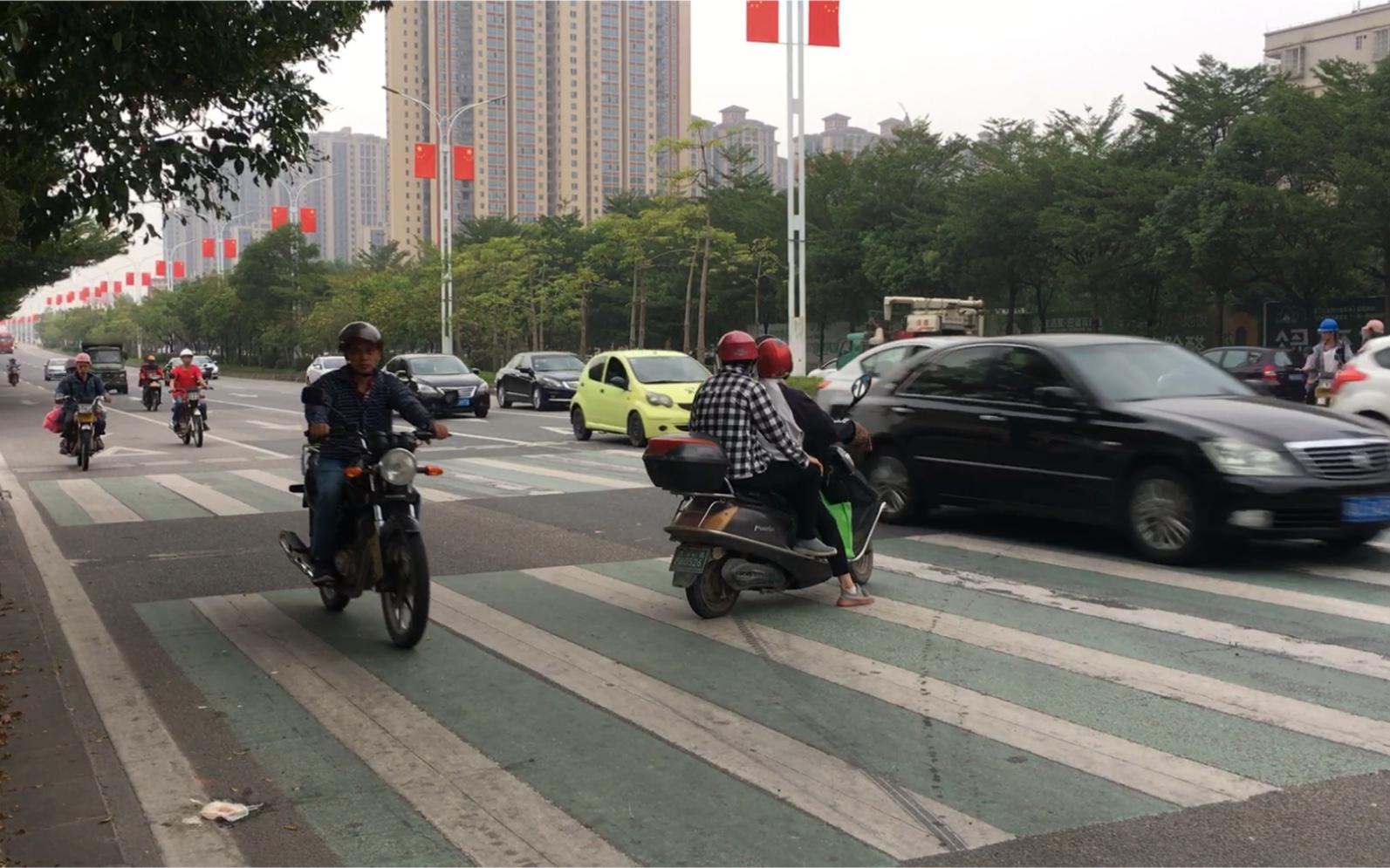 [图]我就停在路中间不动，有种来撞我！就算你自己的命不值钱，也请不要出来害人！