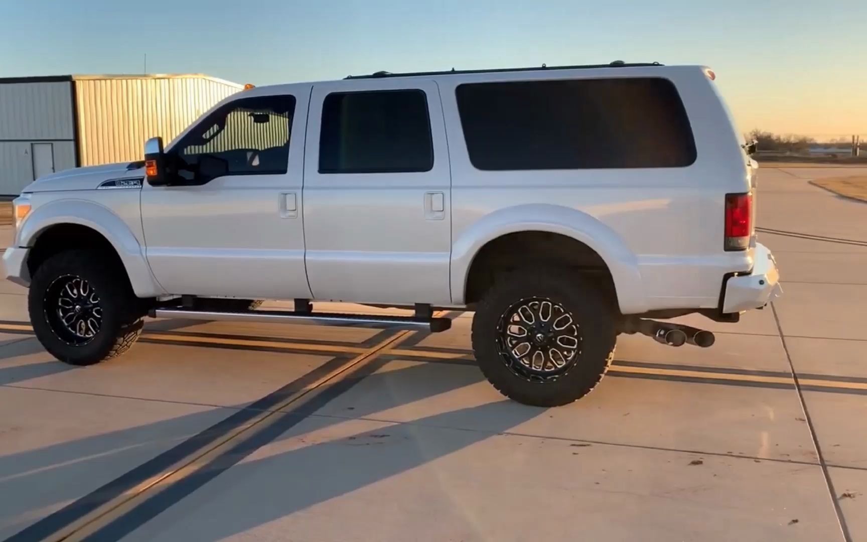 福特猛禽改装七座,近距离了解外观内饰,太霸气了!