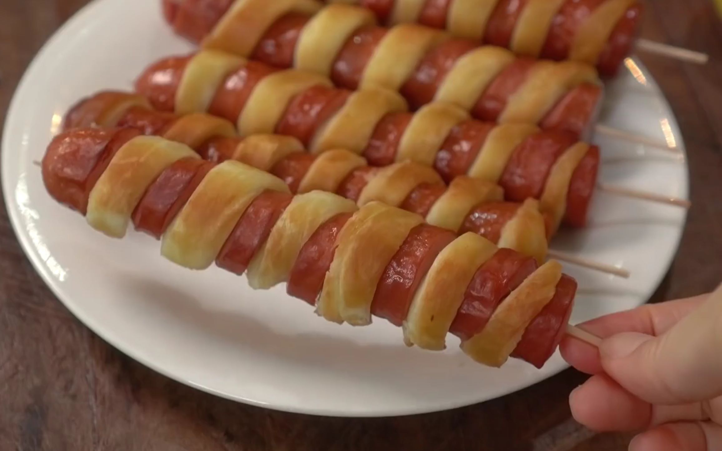 旋风热狗香肠花式吃法来自街头美食的味蕾攻击