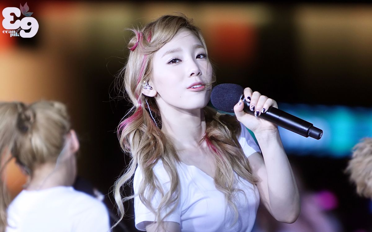 120609gee可爱到尖叫双马尾小精灵向你比心近距离感受神仙肌肤金泰妍