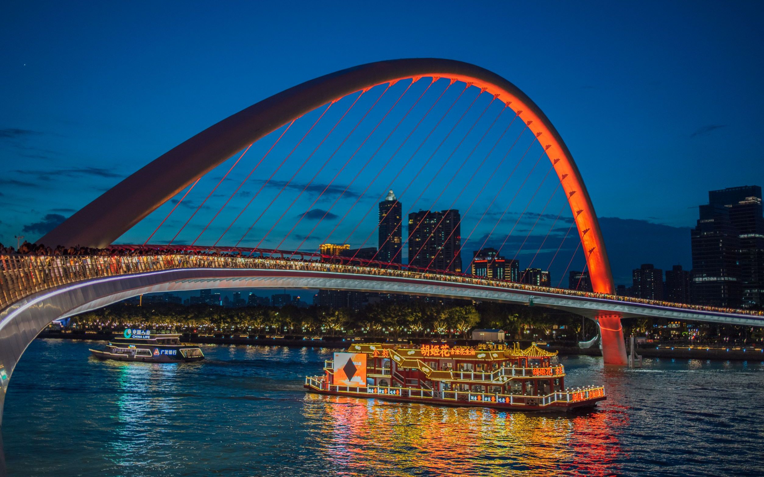 以珠江为线,两岸为点,看全球跨度第一的人行天桥——广州海心桥