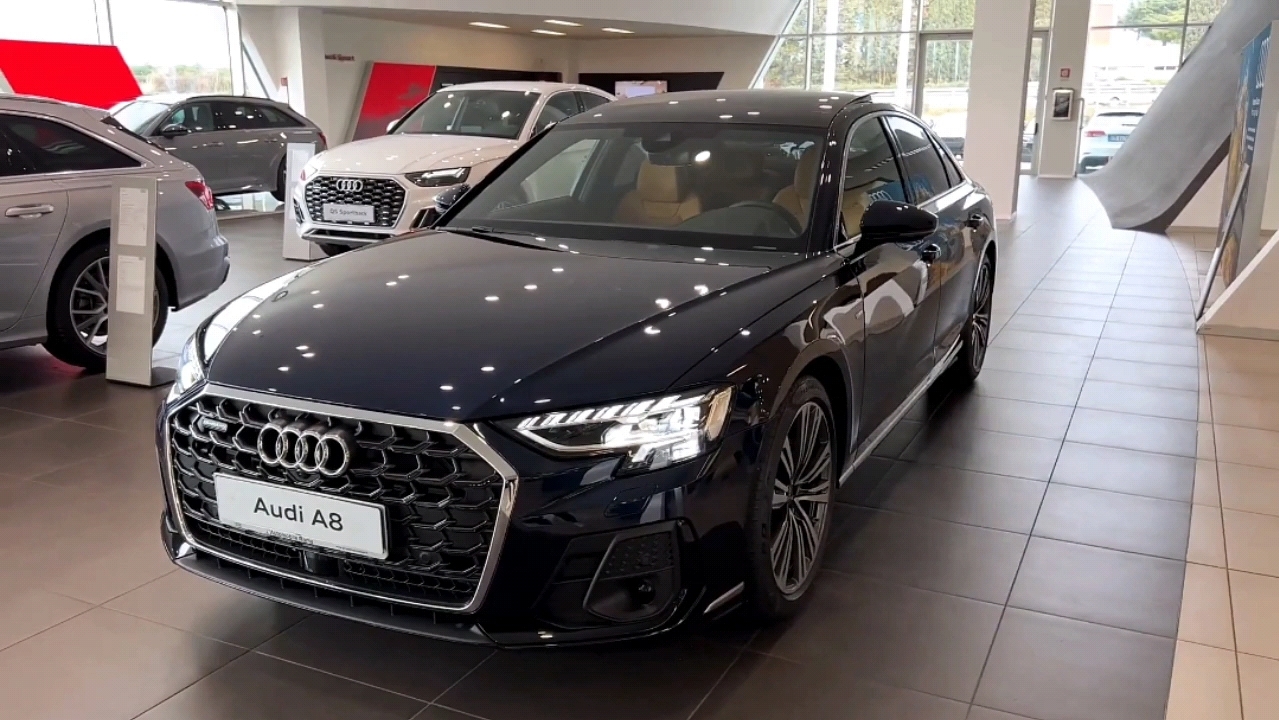 新车赏新,实拍2023款全新奥迪a8内外部细节静态高清展示!太帅气了