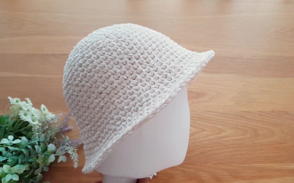 钩针编织早春简约时尚单色渔夫帽