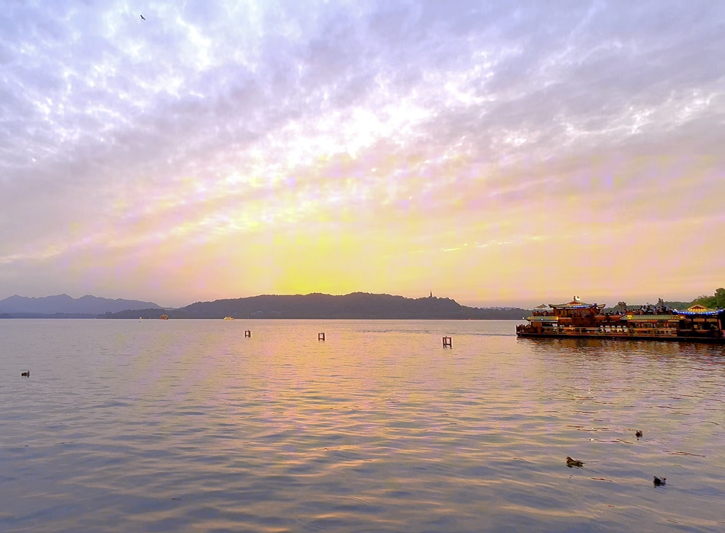 西湖的美一切都刚刚好