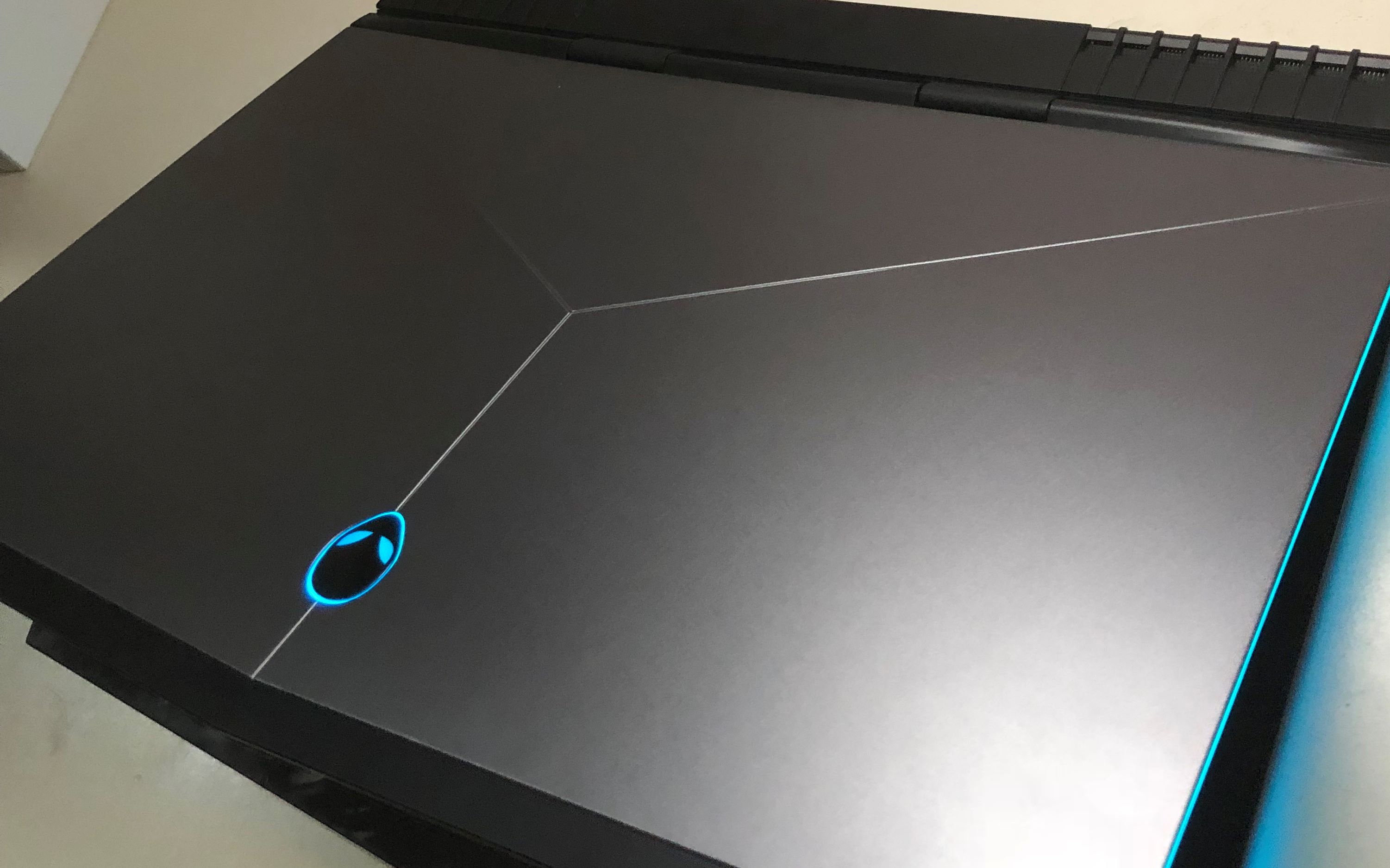 外星人笔记本15r4开箱作业