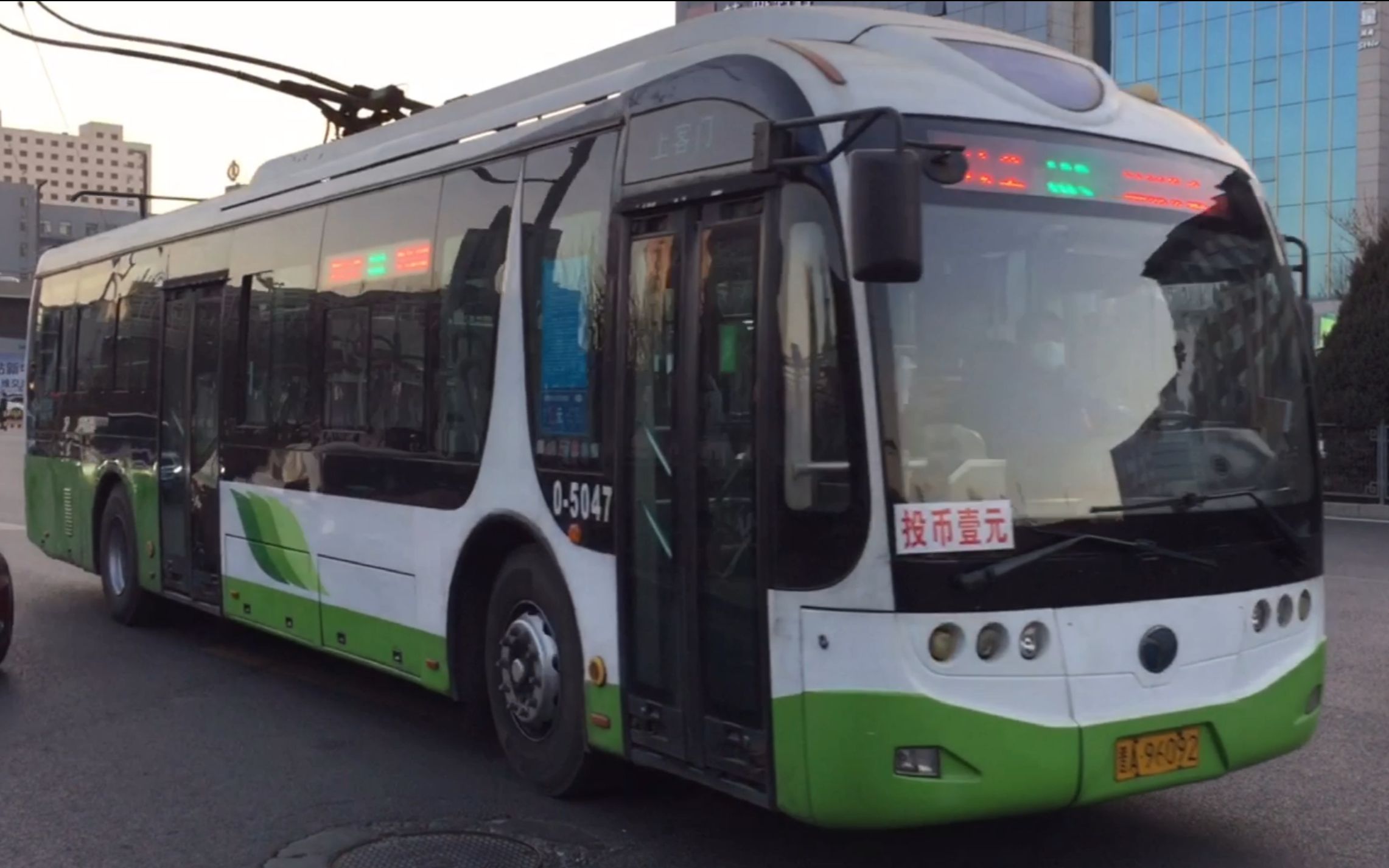 【太原公交pov】太原公交103路 太原目前唯一运行的无轨电车线路 财经