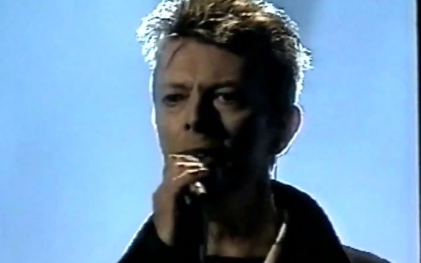 [图]David Bowie — The Man Who Sold the World Live in Paris MTV EMA's 1995