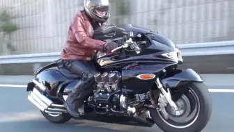 限量100台的本田龙神摩托车，排气量1520cc、重达305公斤6排气
