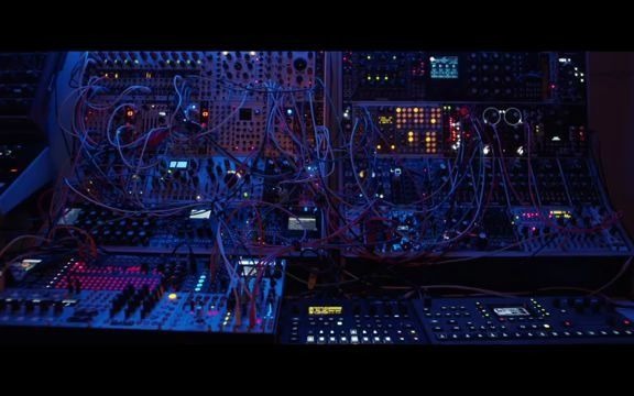 [图]【氛围合成器】4小时纯享 - Folding Space - Generative Modular Ambient