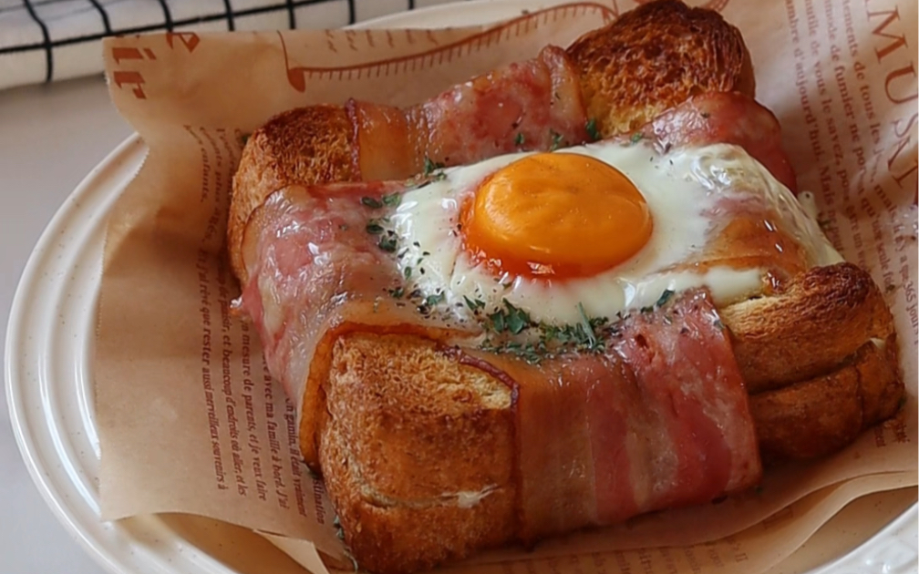 [图]天呐‼️太阳蛋芝士培根和吐司🍞太配了味道👍