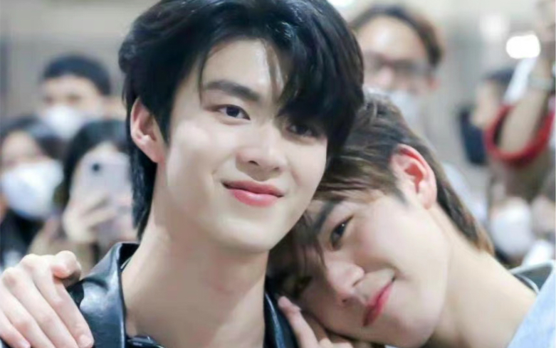 【meenping】身高190的真·长腿cp!有被茶茶西装台步惊艳到!