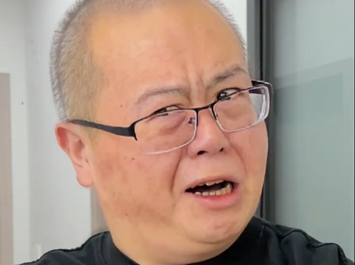 二叔这拿的东西 很值钱吗?