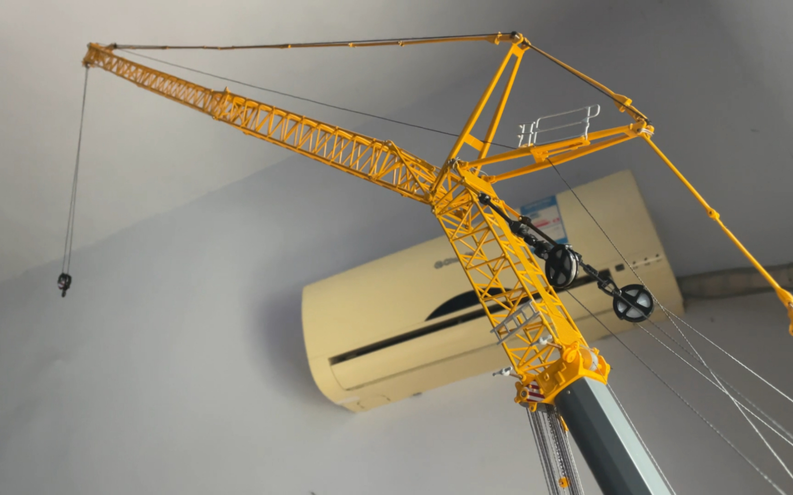 利勃海尔1750模型塔臂工况