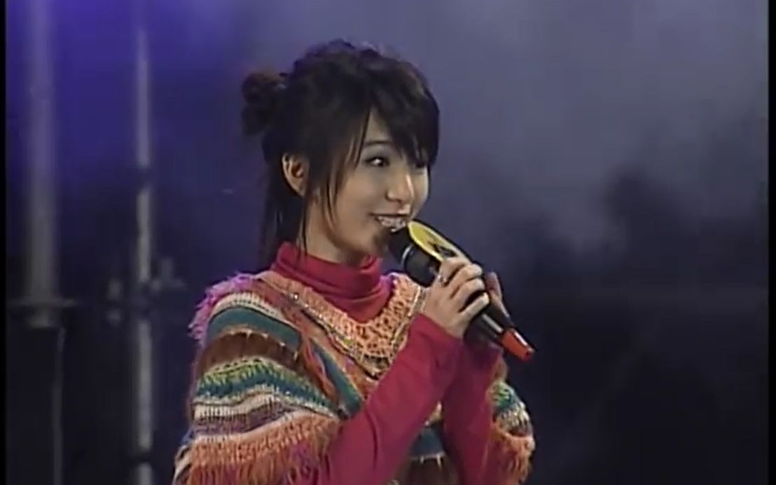【S.H.E】2005耶诞有爱美梦成真演唱会 super model+不做你的朋友+星星之火+天灰+super star_哔哩哔哩_bilibili