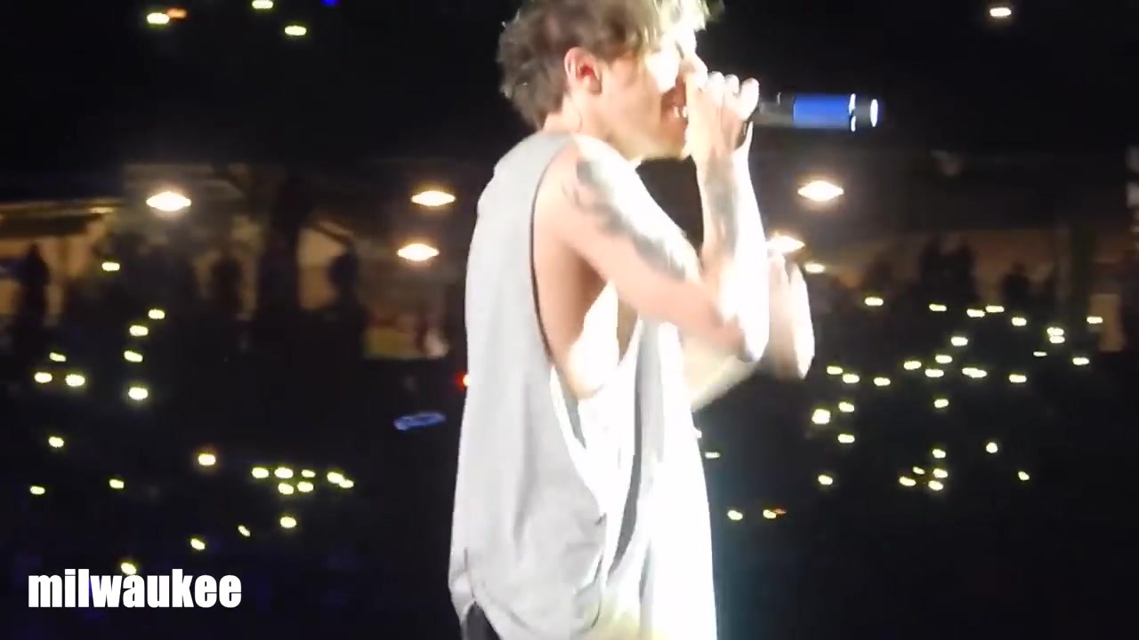 [图]【Louis Tomlinson】丝丝在破团OTRA巡演各个场次的《Dont Forget Where You Belong》solo部分的live合集