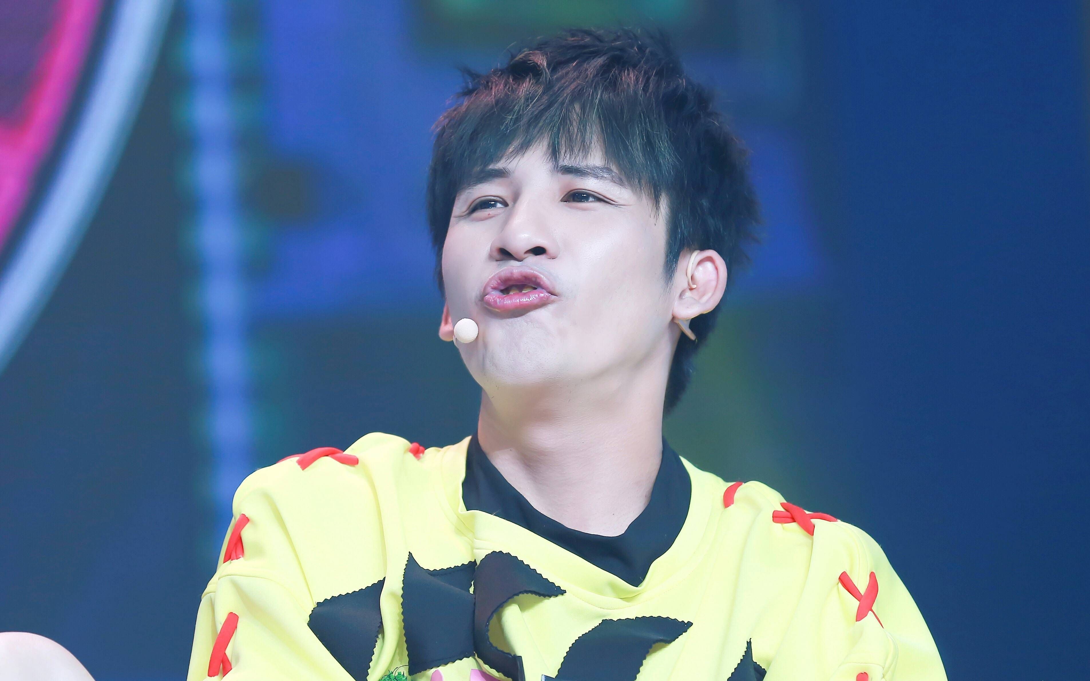 【大张伟色气向,不看也是中国人,开始色气突然煽情,大张伟0831生贺