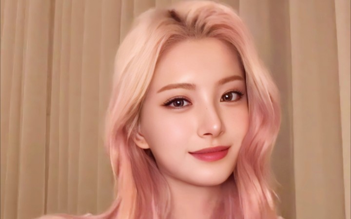 everglow马上回归!王怡人粉发首露面!