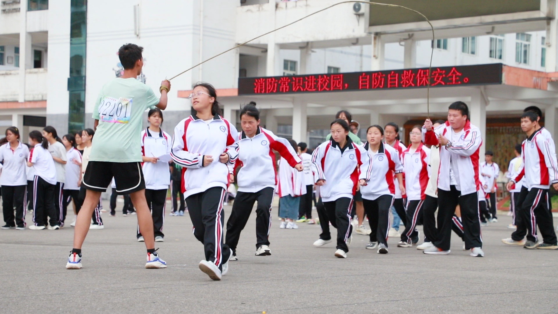 长顺县民族高级中学图片