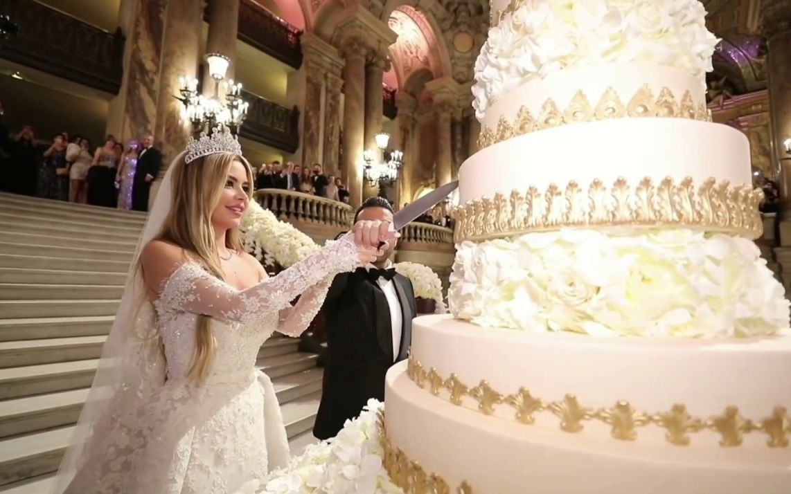 围观皇家土豪婚礼流程意味着新娘和新郎灵魂的结合而不是奢华和金钱的