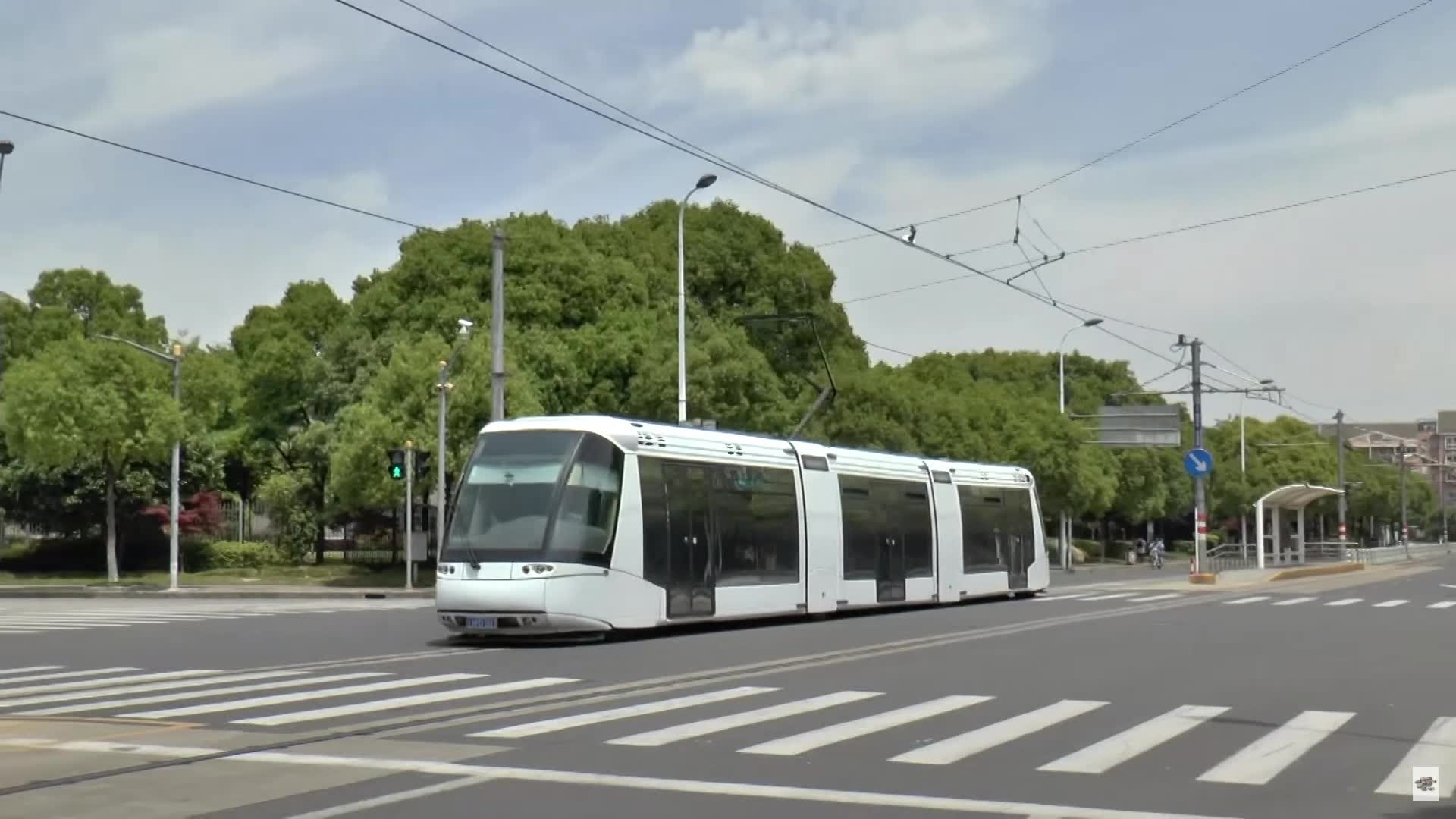 上海张江有轨电车2016年剪影_哔哩哔哩 (゜-゜)つロ 干杯~-bilibili