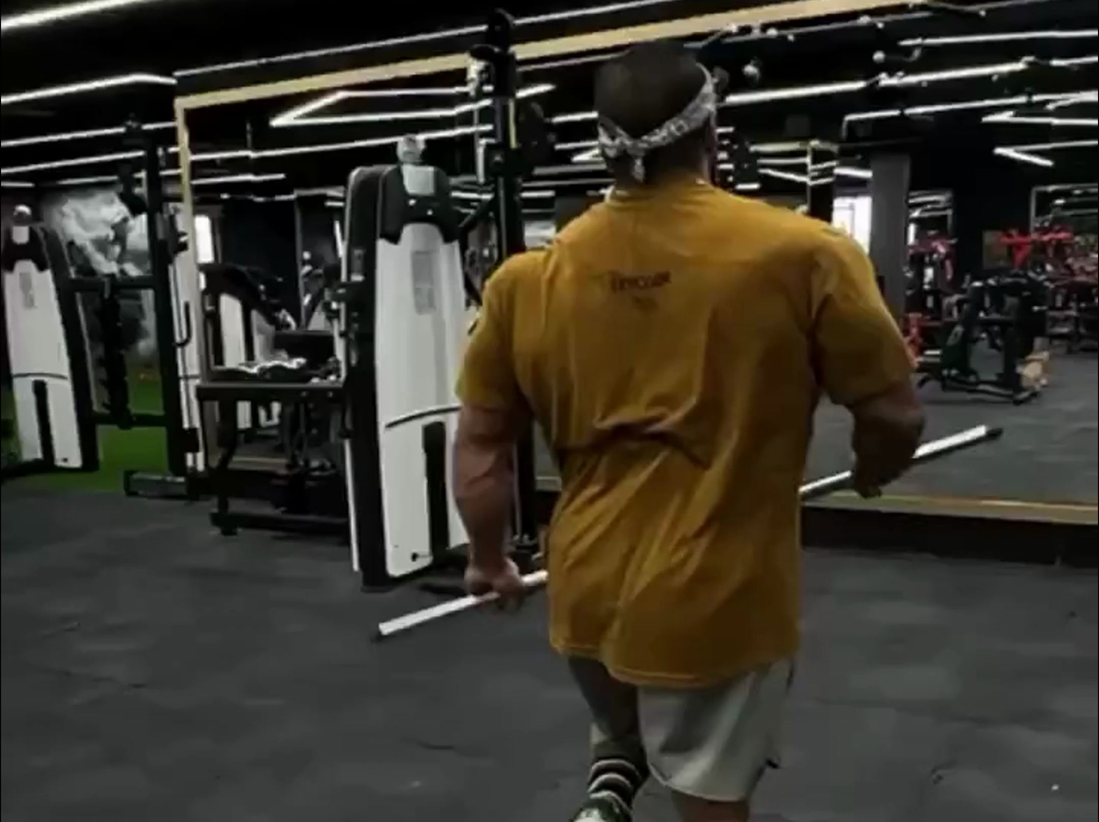 波斯狼亲自教学热身新动作