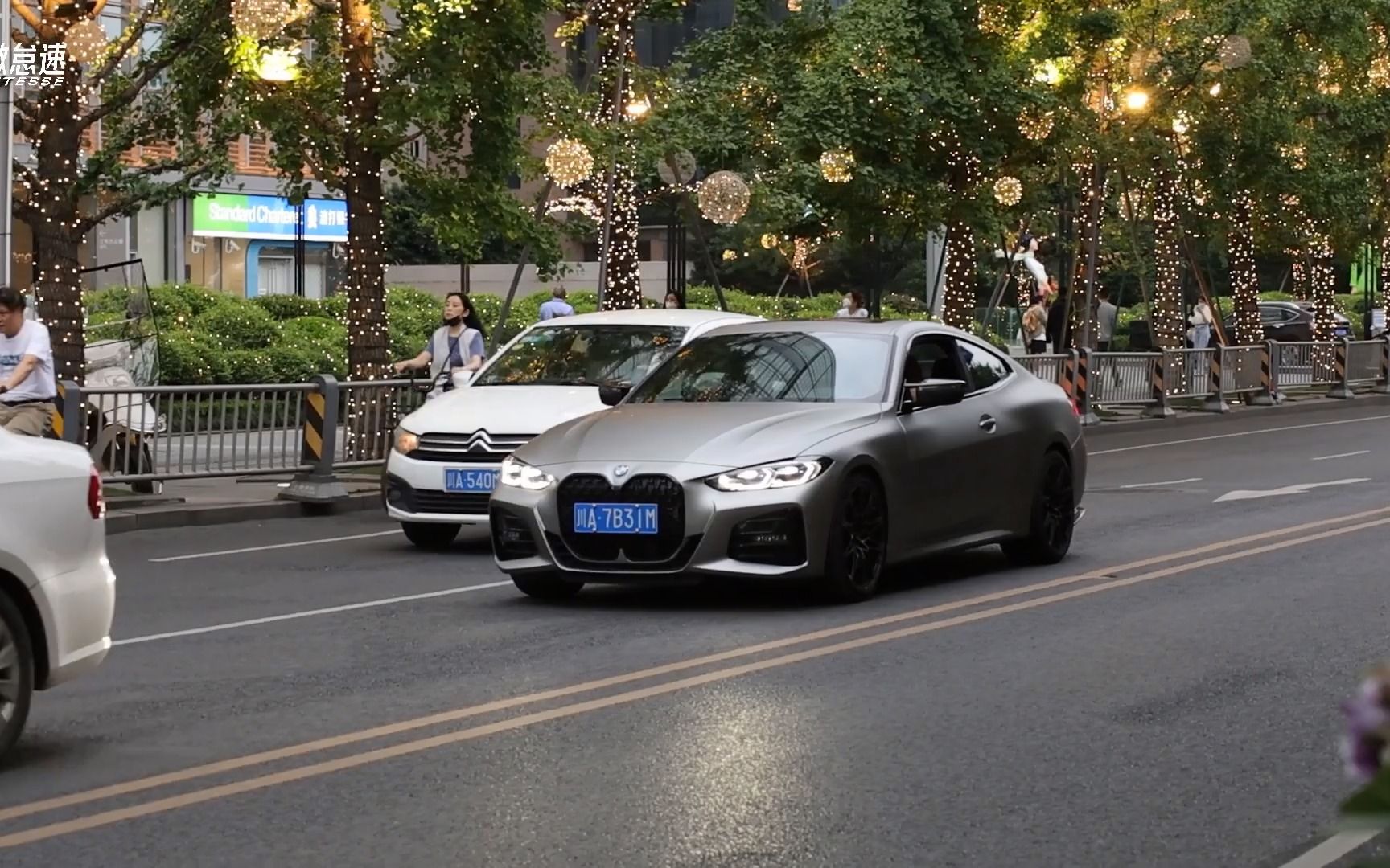 【豪車街拍】傍晚的成都太古里豪車街拍!