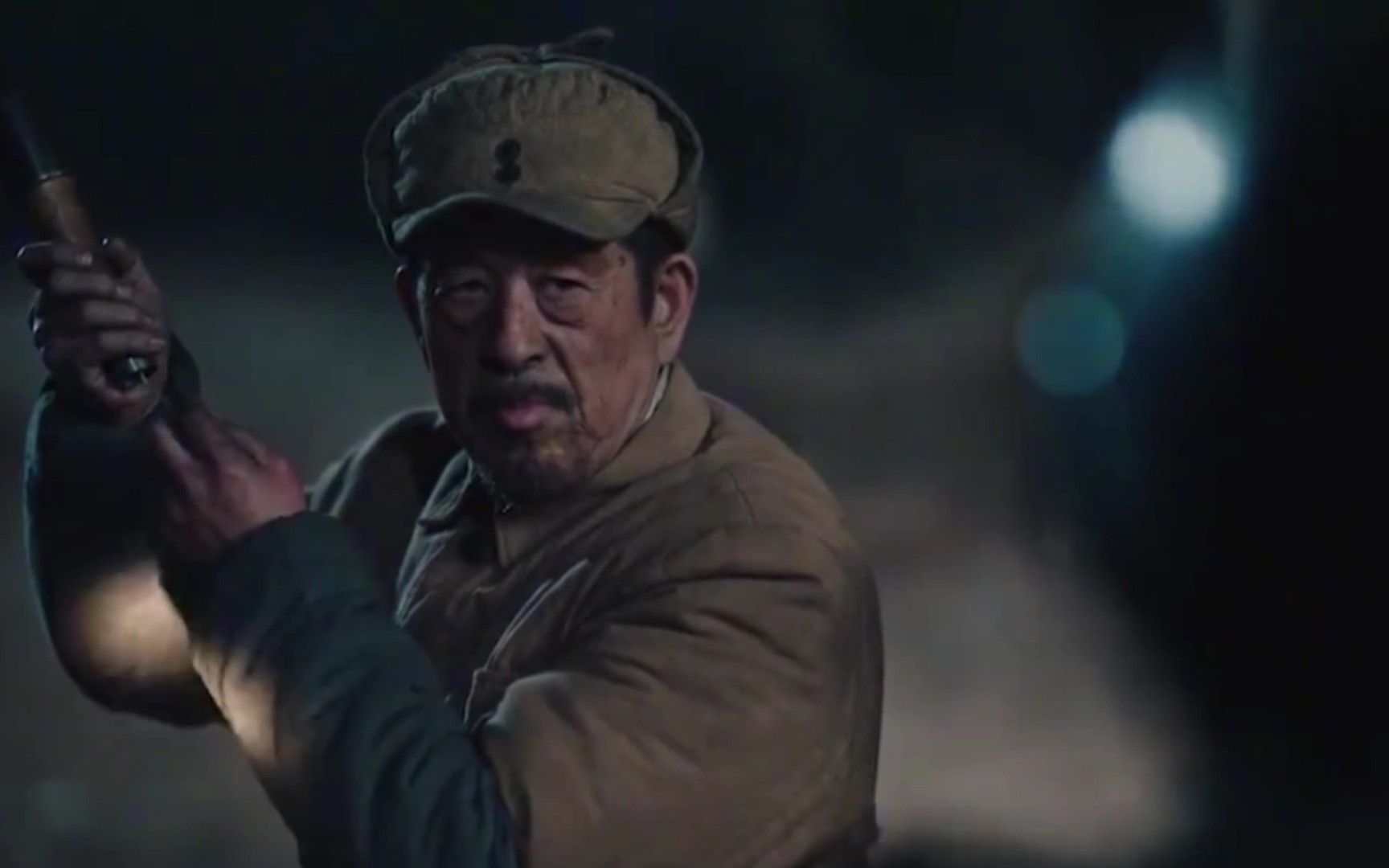 电视剧大决战 不小心进入国民党军阵地,看老发叔如何用一担包子机智