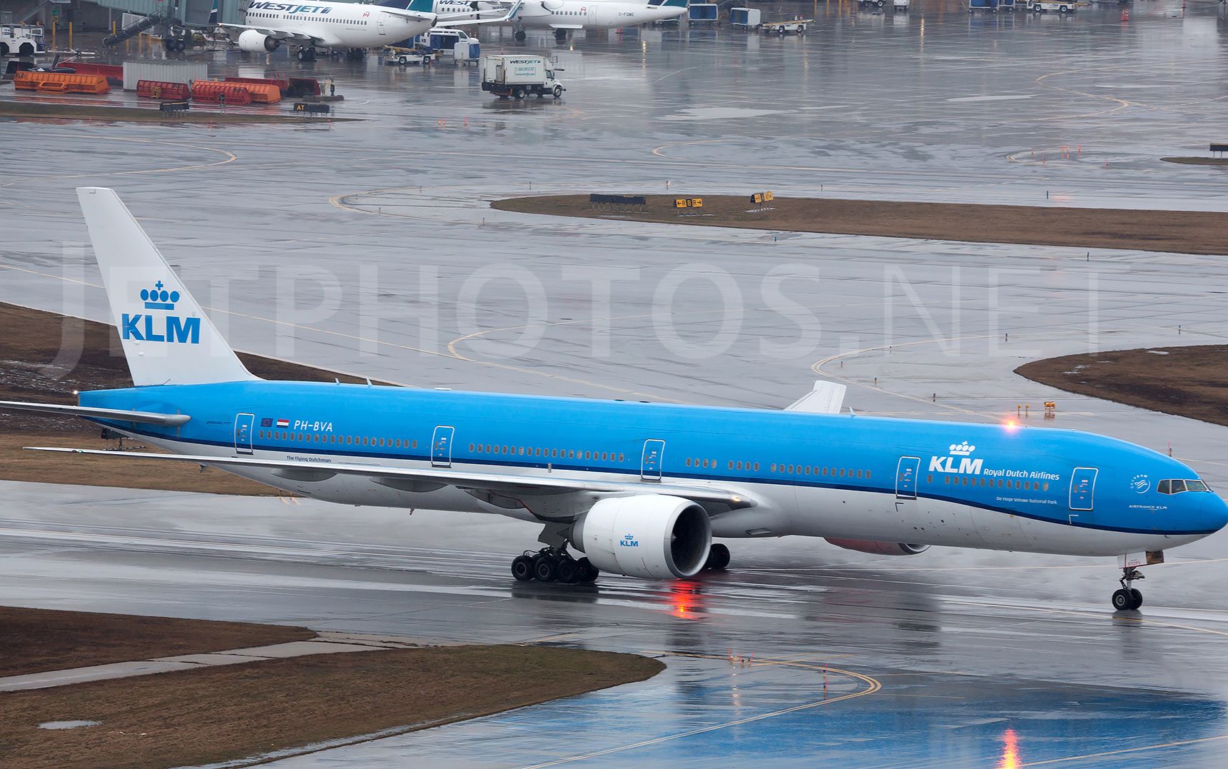 klm荷蘭皇家航空公司波音777-300客機荷蘭史基埔機場起飛