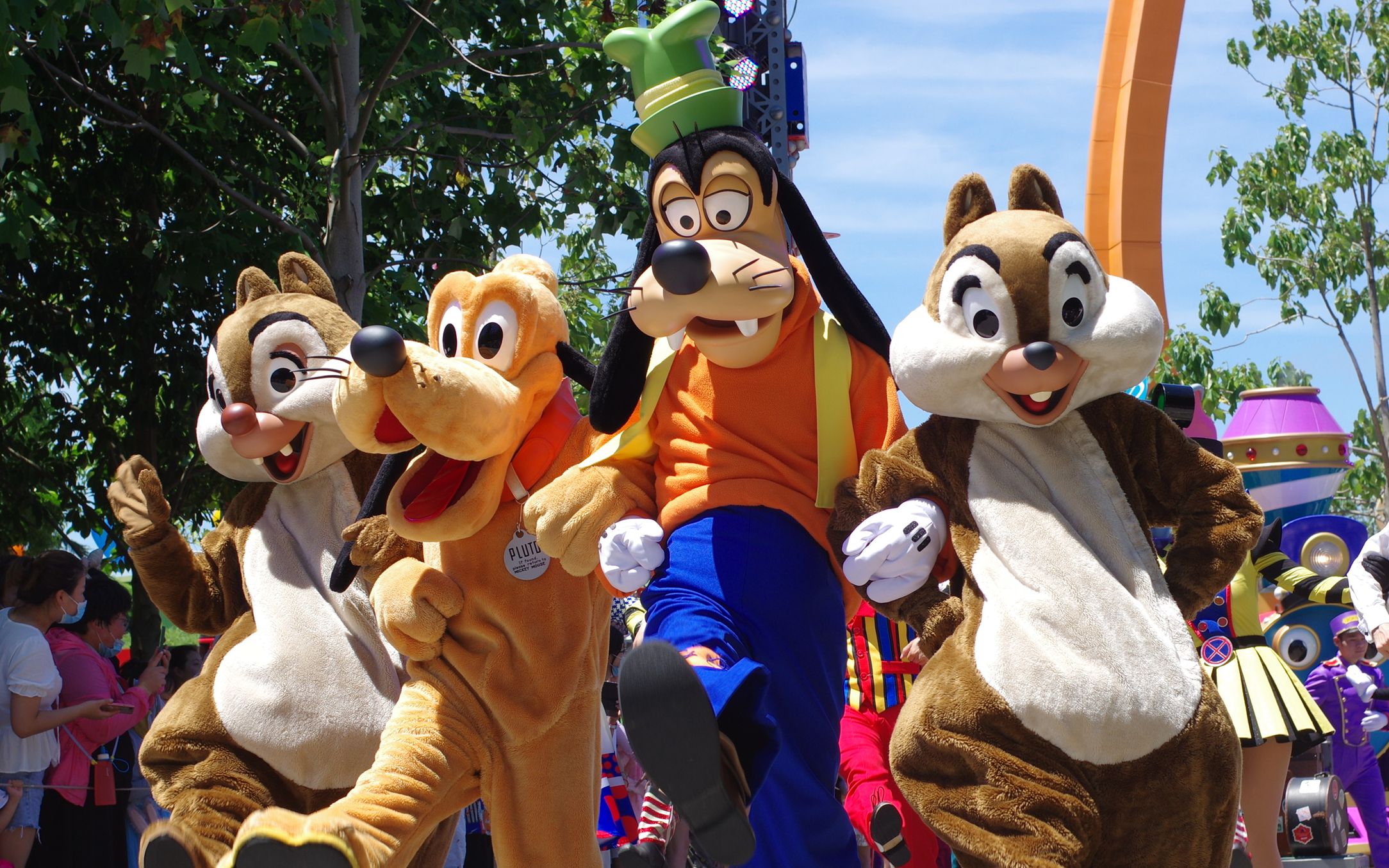 2020年8月15日上海迪士尼乐园第二场花车巡游_哔哩哔哩_bilibili