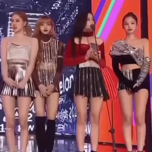 [图]99_blackpink_funny_moments_in_award_blackpink_jisoo_jennie_ros_lisa