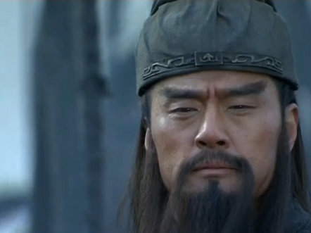 庞德抬棺战关羽,箭射中关羽前额.后遭水淹,他仍奋勇作战,短兵相接.