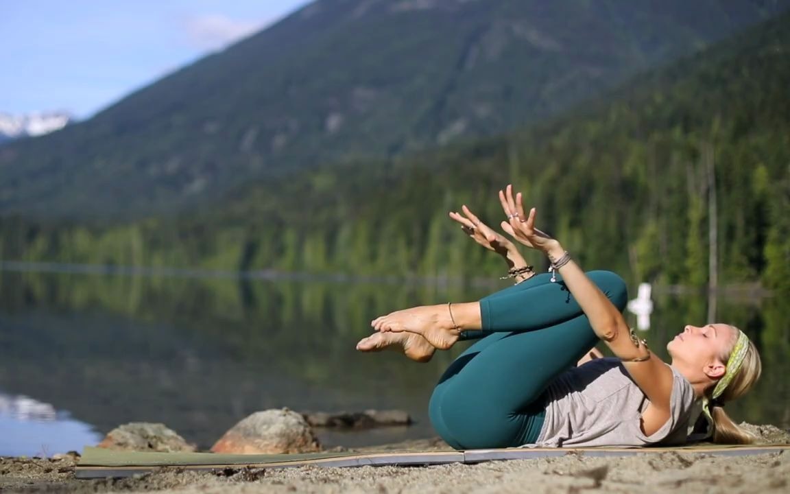 湖畔瑜伽,意境与身体,都在路上_哔哩哔哩_bilibili