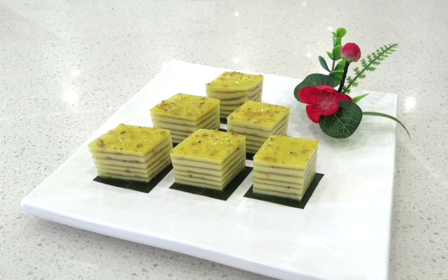 广式点心赖迪:教你做椰汁桂花千层糕,口感q弹爽口,做法超简单_哔哩