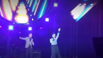 ［凤凰传奇］2017年11月11日，保定清苑区好梦林水创意生活体验区举办花样群星演唱会