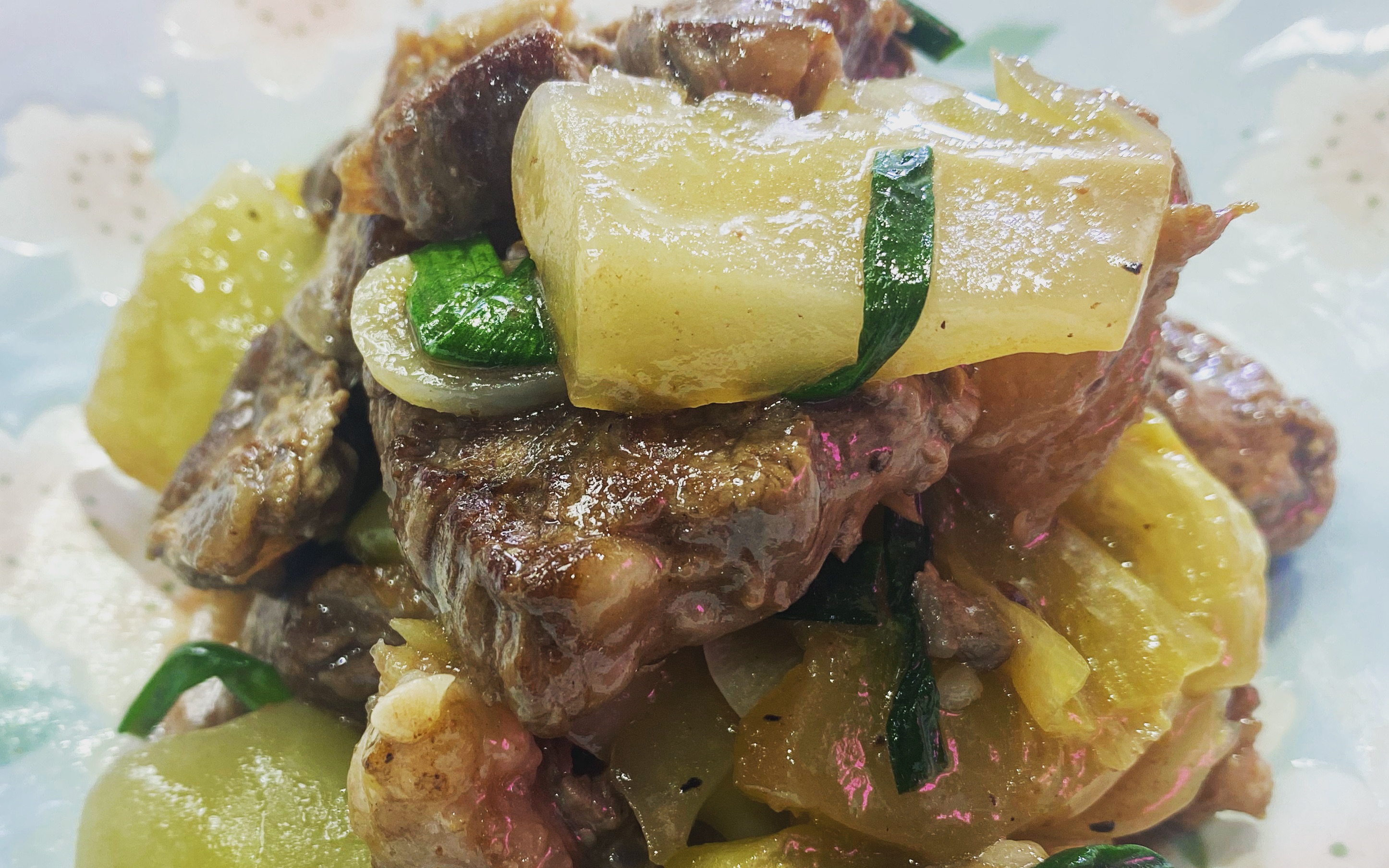 酸菜炒牛柳裙边肉