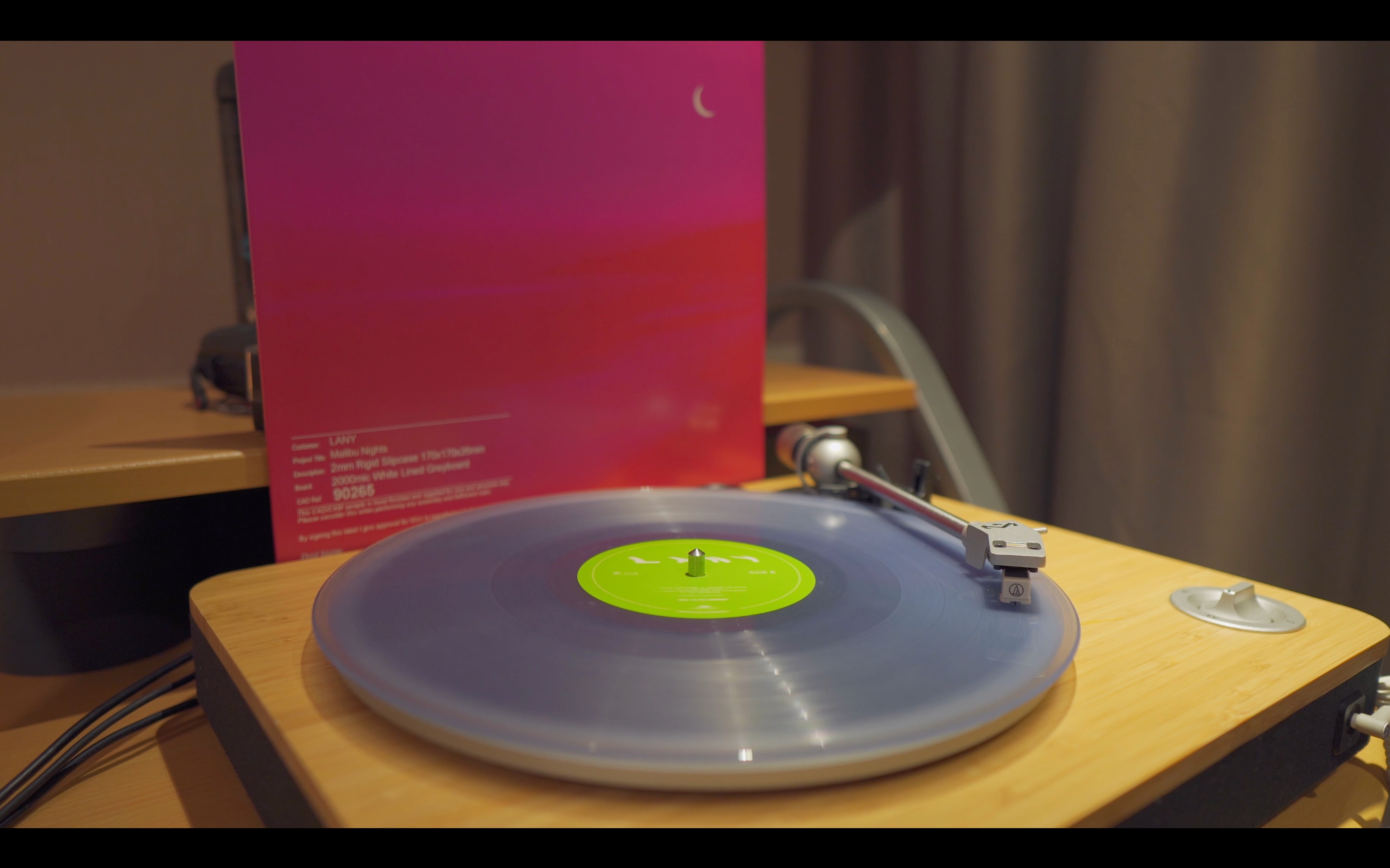 「黑胶试听」taking me back— lany 专辑《malibu nights》透明胶